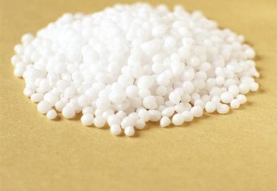 Prills(small spheres of urea)