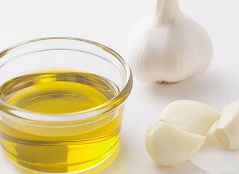 Garlic oil