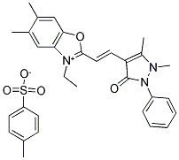 4-((3-ETHYL-5,6-DIMETHYL-2(3H)-BENZOXAZOLYLIDENE) ETHYLIDENE)-2,3-DIMETHYL-5-OXO-1-PHENYL-1,2-DIAZOLIUM TOSYLATE SALT 1:1 Struktur