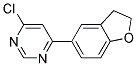 4-Chloro-6-(2,3-dihydro-benzofuran-5-yl)-pyrimidine Struktur