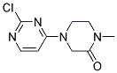 4-(2-chloropyrimidin-4-yl)-1-methylpiperazin-2-one Struktur