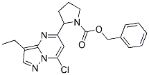 benzyl 2-(7-chloro-3-ethylpyrazolo[1,5-a]pyrimidin-5-yl)pyrrolidine-1-carboxylate Struktur