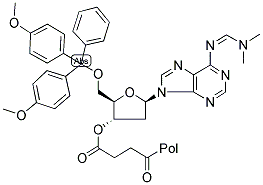 DIMETHOXYTRITYL DEOXY DIMETHYLAMINOMETHYLENE ADENOSINE-SUCCINYL-LONG CHAIN ALKYL AMINE-CONTROLLED PORE GLASS Struktur