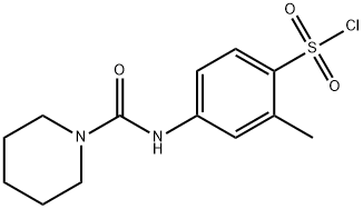 2-METHYL-4-[(PIPERIDINE-1-CARBONYL)AMINO]BENZENESULFONYL CHLORIDE Struktur