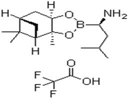 (aR,3aS,4S,6S,7aR)-六氫-3a,8,8-三甲基-alpha-(2-甲基丙基)-4,6-甲橋-1,3,2-苯并二氧硼烷-2-甲胺 2,2,2-三氟乙酸鹽