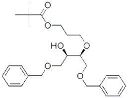2,2-二甲基丙酸 3-[(1S,2R)-2-羥基-3-(芐氧基)-1-[(芐氧基)甲基]丙氧基]丙基酯