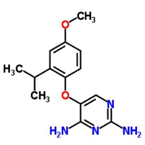 5-（2-異丙基-4-甲氧基-苯酚）-嘧啶-2,4-二胺